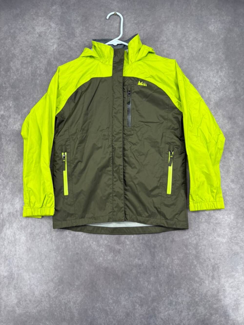 REI Boys M 10-12 Hooded Rain Jacket Green
